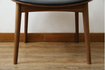 中古　美品　キタニ(KITANI)　IE-01　ウォールナット材　スタイリッシュな本革シートのアームチェア　(R-086199)