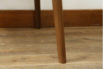 中古　美品　キタニ(KITANI)　IE-01　ウォールナット材　スタイリッシュな本革シートのアームチェア　(R-086199)