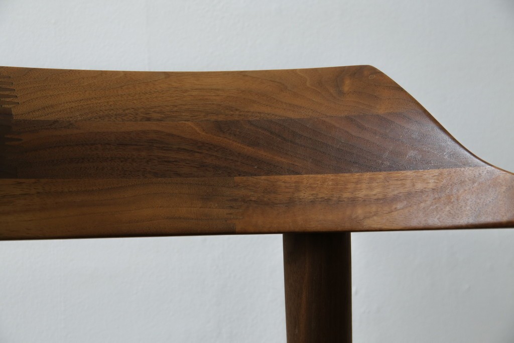 中古　美品　キタニ(KITANI)　IE-01　ウォールナット材　スタイリッシュな本革シートのアームチェア　(R-086200)