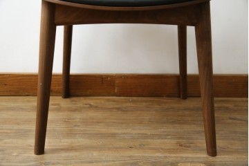 中古　美品　キタニ(KITANI)　IE-01　ウォールナット材　スタイリッシュな本革シートのアームチェア　(R-086200)