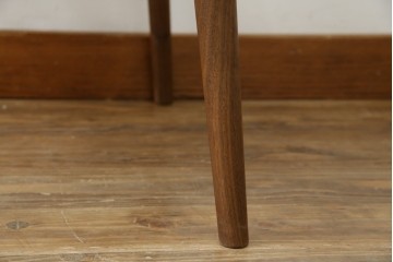 中古　美品　キタニ(KITANI)　IE-01　ウォールナット材　スタイリッシュな本革シートのアームチェア　(R-086200)