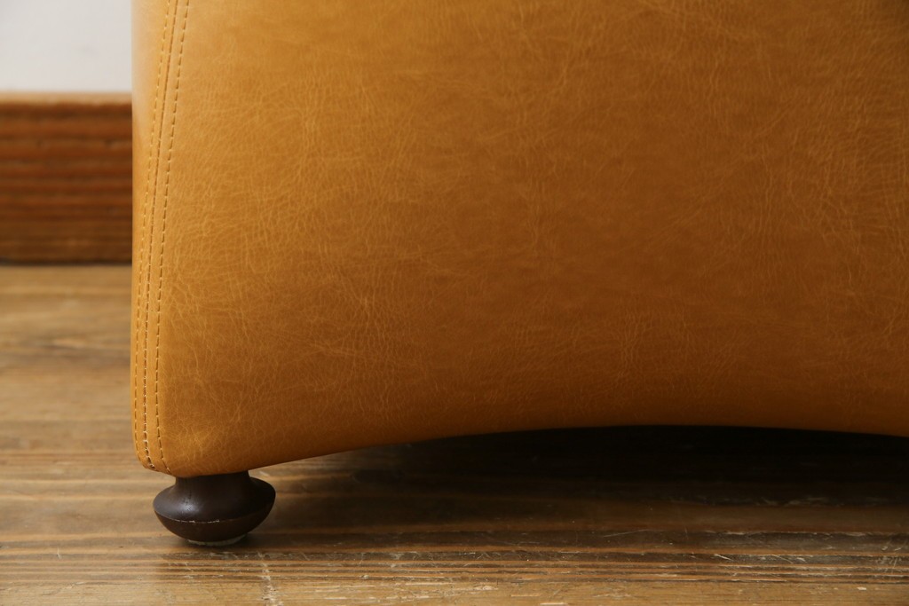 中古　美品　キタニ(KITANI)　限定色　ころんとしたフォルムが可愛らしい本革スツール　(R-086201)