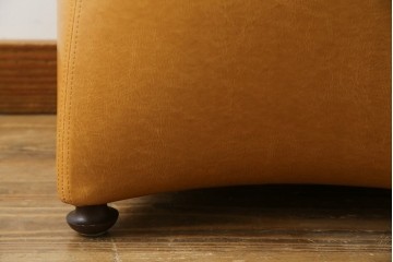 中古　美品　キタニ(KITANI)　限定色　ころんとしたフォルムが可愛らしい本革スツール　(R-086201)