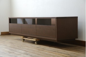 中古　超美品　FUJI FURNITURE(冨士ファニチア)　ガラス×引き出し収納がおしゃれなテレビボード　定価約35万円　(R-086202)