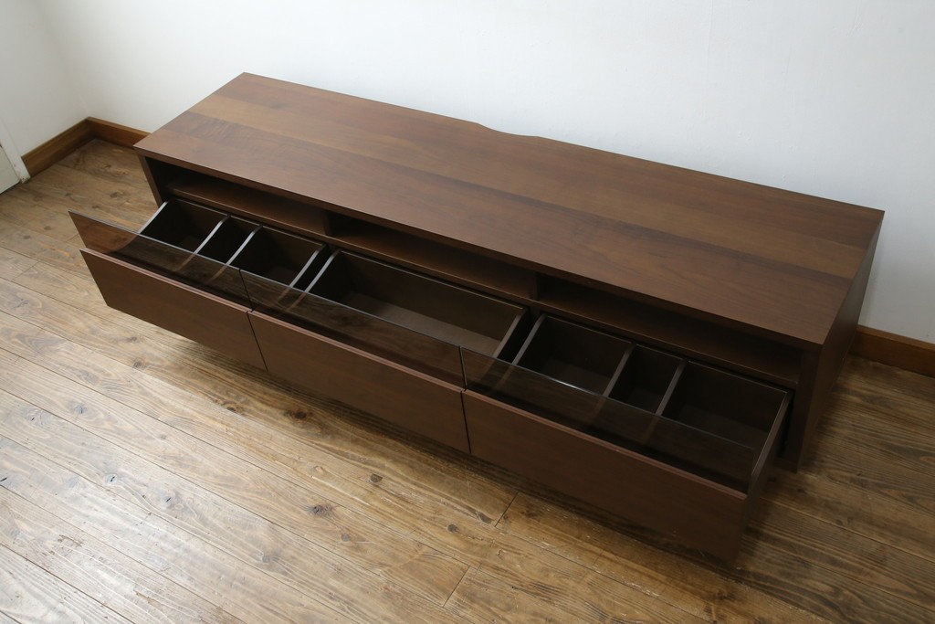 中古　超美品　FUJI FURNITURE(冨士ファニチア)　ガラス×引き出し収納がおしゃれなテレビボード　定価約35万円　(R-086202)