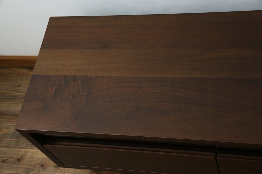 中古　超美品　FUJI FURNITURE(冨士ファニチア)　ガラス×引き出し収納がおしゃれなテレビボード　定価約35万円　(R-086202)