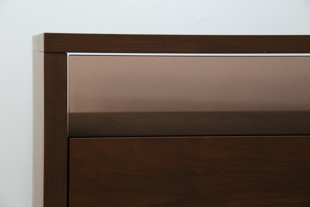 中古　超美品　FUJI FURNITURE(冨士ファニチア)　ガラス×引き出し収納がおしゃれなテレビボード　定価約35万円　(R-086202)