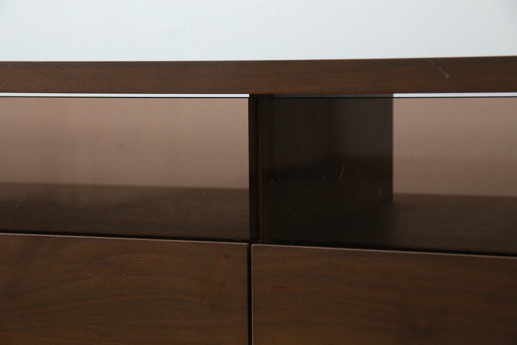 中古　超美品　FUJI FURNITURE(冨士ファニチア)　ガラス×引き出し収納がおしゃれなテレビボード　定価約35万円　(R-086202)