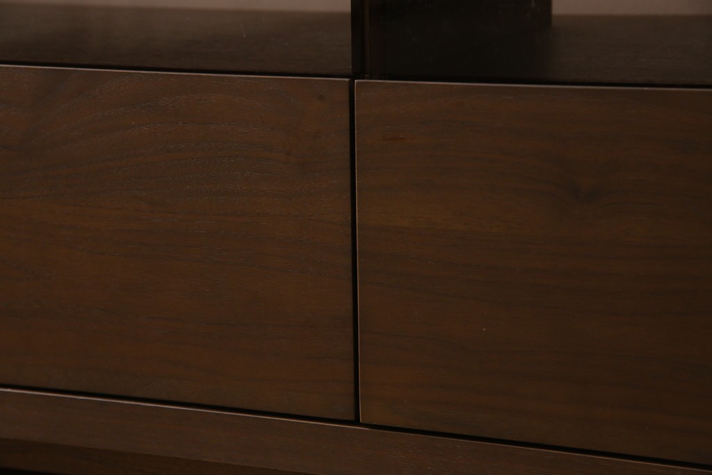 中古　超美品　FUJI FURNITURE(冨士ファニチア)　ガラス×引き出し収納がおしゃれなテレビボード　定価約35万円　(R-086202)