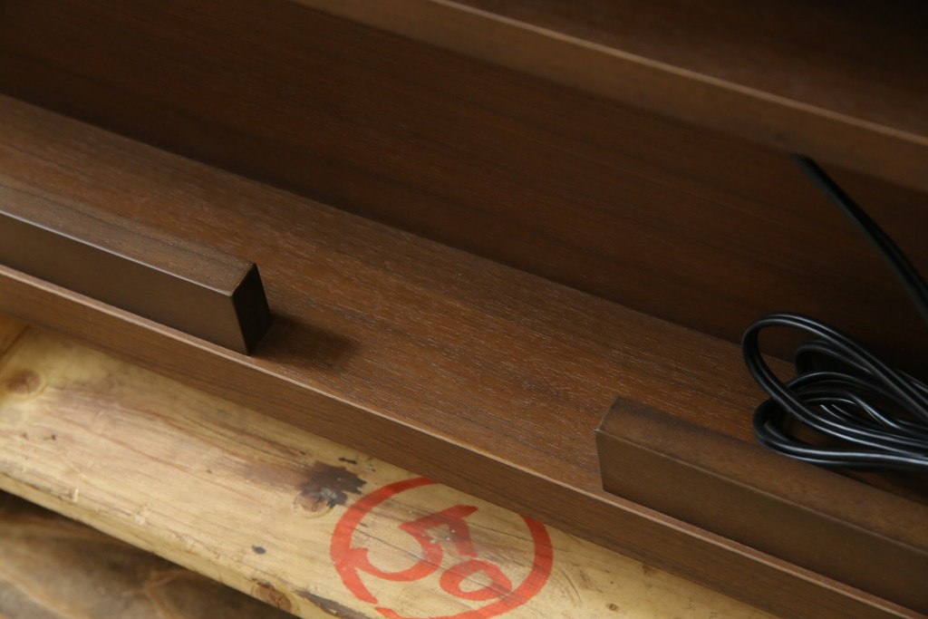 中古　超美品　FUJI FURNITURE(冨士ファニチア)　ガラス×引き出し収納がおしゃれなテレビボード　定価約35万円　(R-086202)