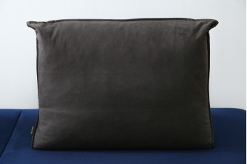 中古　美品　ほぼ未使用　Ligne roset(リーン・ロゼ)　ROSETPrado(ロゼプラド)　深みのあるブルーの2Pソファ　定価約80万円　(R-086204)