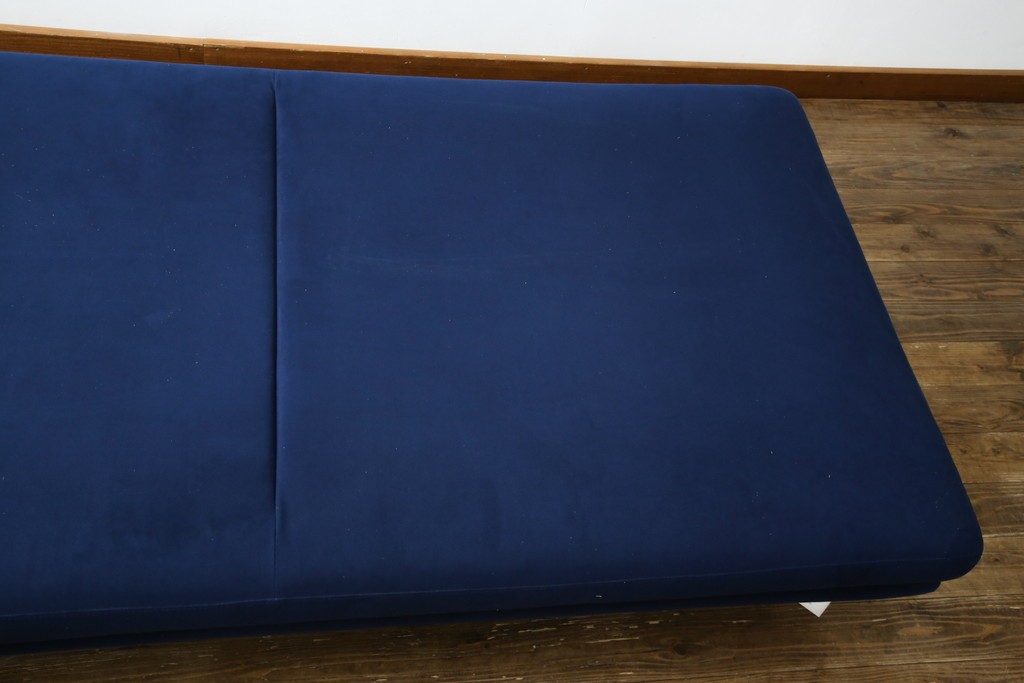 中古　美品　ほぼ未使用　Ligne roset(リーン・ロゼ)　ROSETPrado(ロゼプラド)　深みのあるブルーの2Pソファ　定価約80万円　(R-086204)