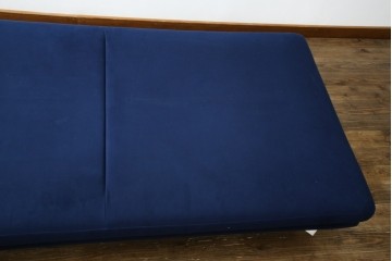 中古　美品　ほぼ未使用　Ligne roset(リーン・ロゼ)　ROSETPrado(ロゼプラド)　深みのあるブルーの2Pソファ　定価約80万円　(R-086204)