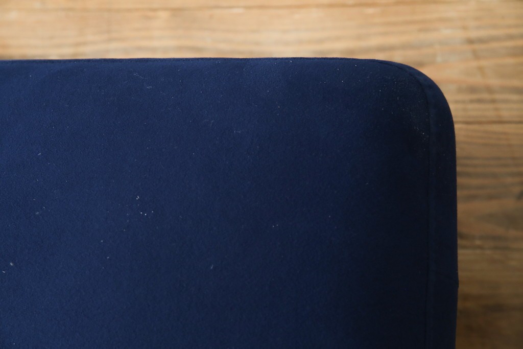 中古　美品　ほぼ未使用　Ligne roset(リーン・ロゼ)　ROSETPrado(ロゼプラド)　深みのあるブルーの2Pソファ　定価約80万円　(R-086204)