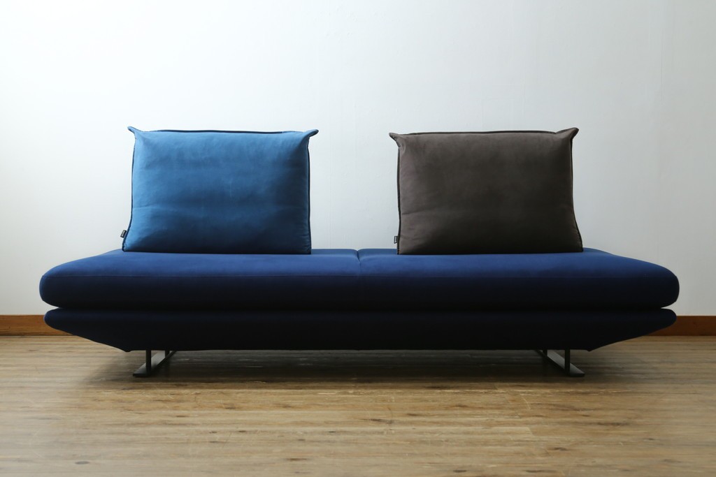 中古　超美品　ほぼ未使用　Ligne roset(リーン・ロゼ)　ROSETPrado(ロゼプラド)　深みのあるブルーの2Pソファ　定価約80万円　(R-086204)