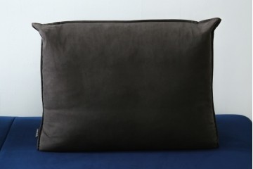 中古　超美品　ほぼ未使用　Ligne roset(リーン・ロゼ)　ROSETPrado(ロゼプラド)　深みのあるブルーの2Pソファ　定価約80万円　(R-086204)
