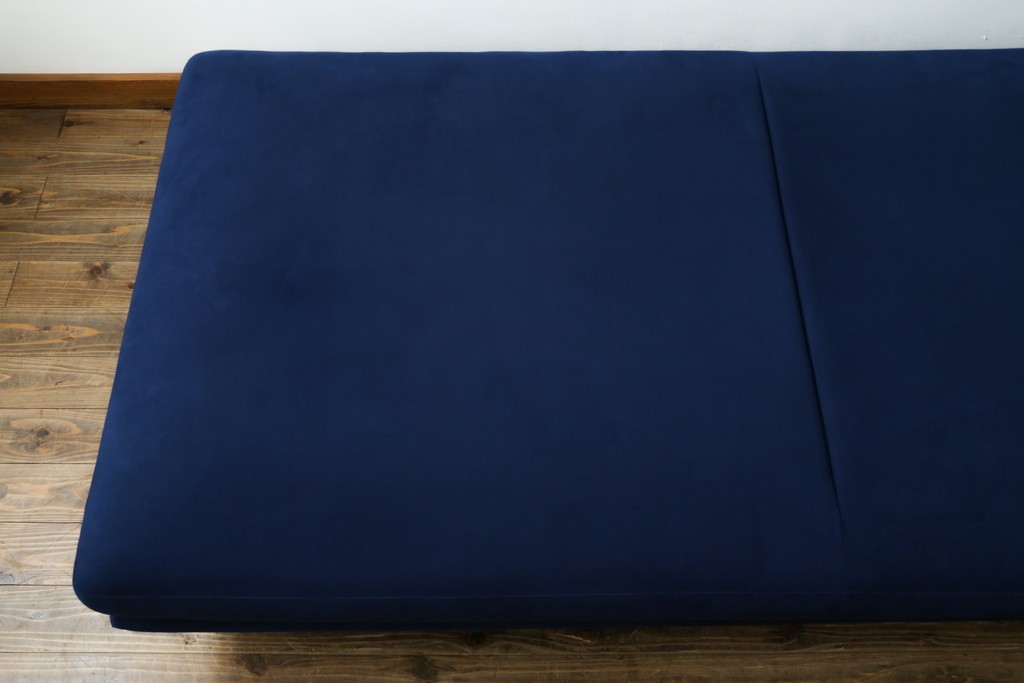 中古　超美品　ほぼ未使用　Ligne roset(リーン・ロゼ)　ROSETPrado(ロゼプラド)　深みのあるブルーの2Pソファ　定価約80万円　(R-086204)