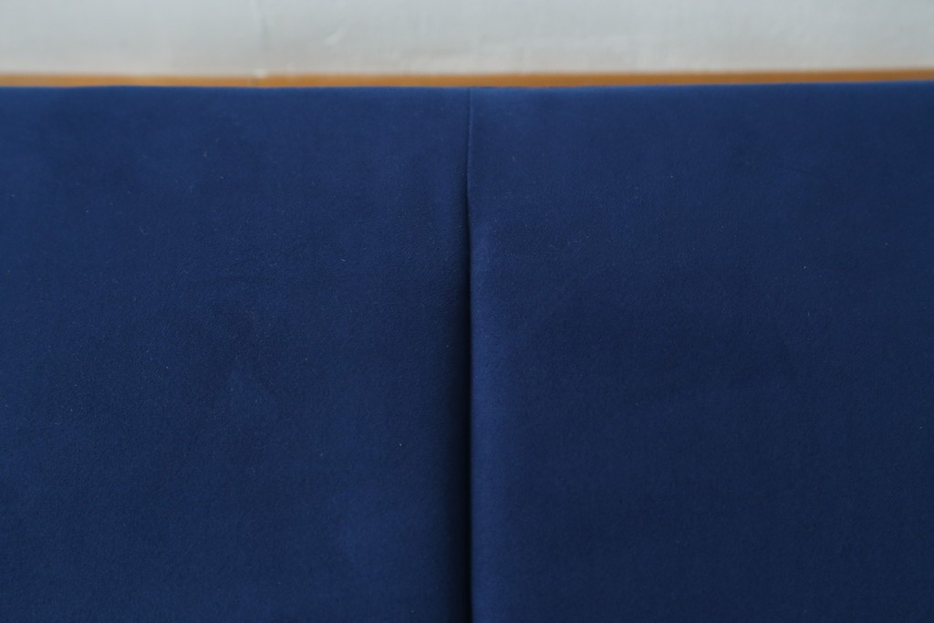 中古　超美品　ほぼ未使用　Ligne roset(リーン・ロゼ)　ROSETPrado(ロゼプラド)　深みのあるブルーの2Pソファ　定価約80万円　(R-086204)