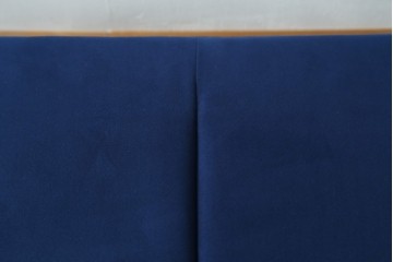 中古　超美品　ほぼ未使用　Ligne roset(リーン・ロゼ)　ROSETPrado(ロゼプラド)　深みのあるブルーの2Pソファ　定価約80万円　(R-086204)