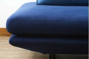 中古　超美品　ほぼ未使用　Ligne roset(リーン・ロゼ)　ROSETPrado(ロゼプラド)　深みのあるブルーの2Pソファ　定価約80万円　(R-086204)