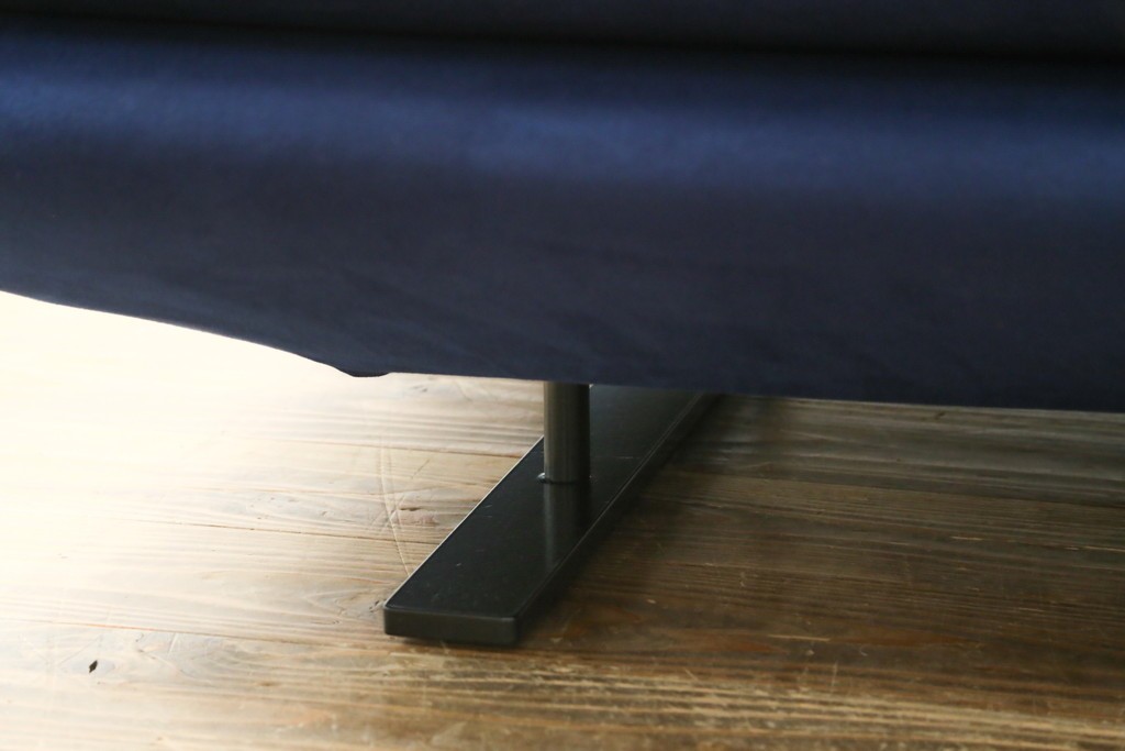 中古　超美品　ほぼ未使用　Ligne roset(リーン・ロゼ)　ROSETPrado(ロゼプラド)　深みのあるブルーの2Pソファ　定価約80万円　(R-086204)