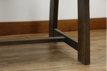 和製ヴィンテージ　オールドカリモク　カリモク家具(karimoku)　RUSTIC(ルスティック)シリーズ　希少な廃番品!　クロスデザインの背もたれが魅力の木製ベンチ　(R-086205)