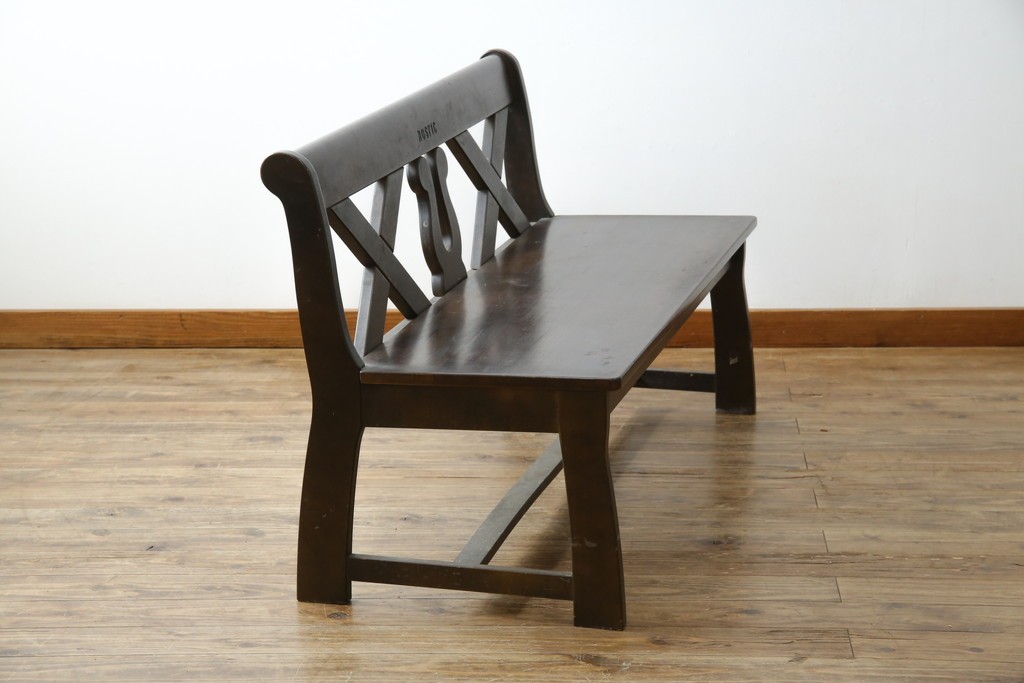 和製ヴィンテージ　オールドカリモク　カリモク家具(karimoku)　RUSTIC(ルスティック)シリーズ　希少な廃番品!　クロスデザインの背もたれが魅力の木製ベンチ　(R-086206)