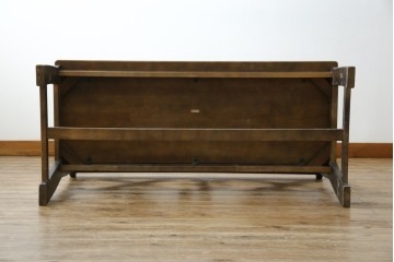 和製ヴィンテージ　オールドカリモク　カリモク家具(karimoku)　RUSTIC(ルスティック)シリーズ　希少な廃番品!　クロスデザインの背もたれが魅力の木製ベンチ　(R-086206)