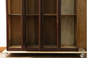 イギリスアンティーク　Lloyd’s Antiques(ロイズアンティークス)取り扱い　紋章入りのポロクラブの4連ロッカー　(R-086207)