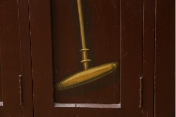 イギリスアンティーク　Lloyd’s Antiques(ロイズアンティークス)取り扱い　紋章入りのポロクラブの4連ロッカー　(R-086207)