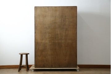 イギリスアンティーク　Lloyd’s Antiques(ロイズアンティークス)取り扱い　紋章入りのポロクラブの4連ロッカー　(R-086207)