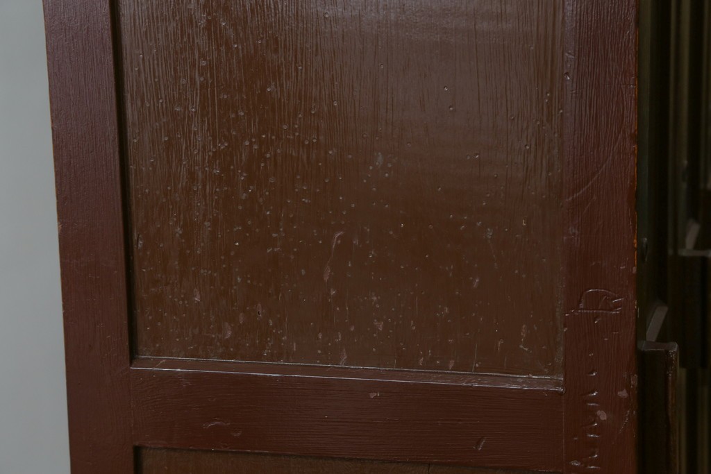 イギリスアンティーク　Lloyd’s Antiques(ロイズアンティークス)取り扱い　紋章入りのポロクラブの4連ロッカー　(R-086207)