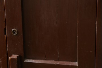 イギリスアンティーク　Lloyd’s Antiques(ロイズアンティークス)取り扱い　紋章入りのポロクラブの4連ロッカー　(R-086207)