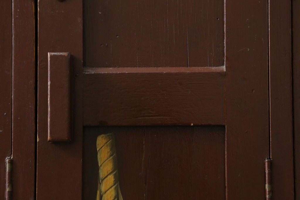 イギリスアンティーク　Lloyd’s Antiques(ロイズアンティークス)取り扱い　紋章入りのポロクラブの4連ロッカー　(R-086207)