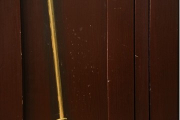 イギリスアンティーク　Lloyd’s Antiques(ロイズアンティークス)取り扱い　紋章入りのポロクラブの4連ロッカー　(R-086207)