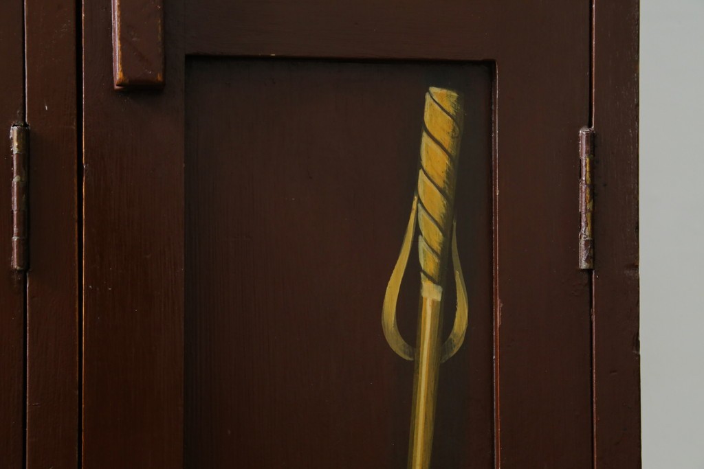 イギリスアンティーク　Lloyd’s Antiques(ロイズアンティークス)取り扱い　紋章入りのポロクラブの4連ロッカー　(R-086207)