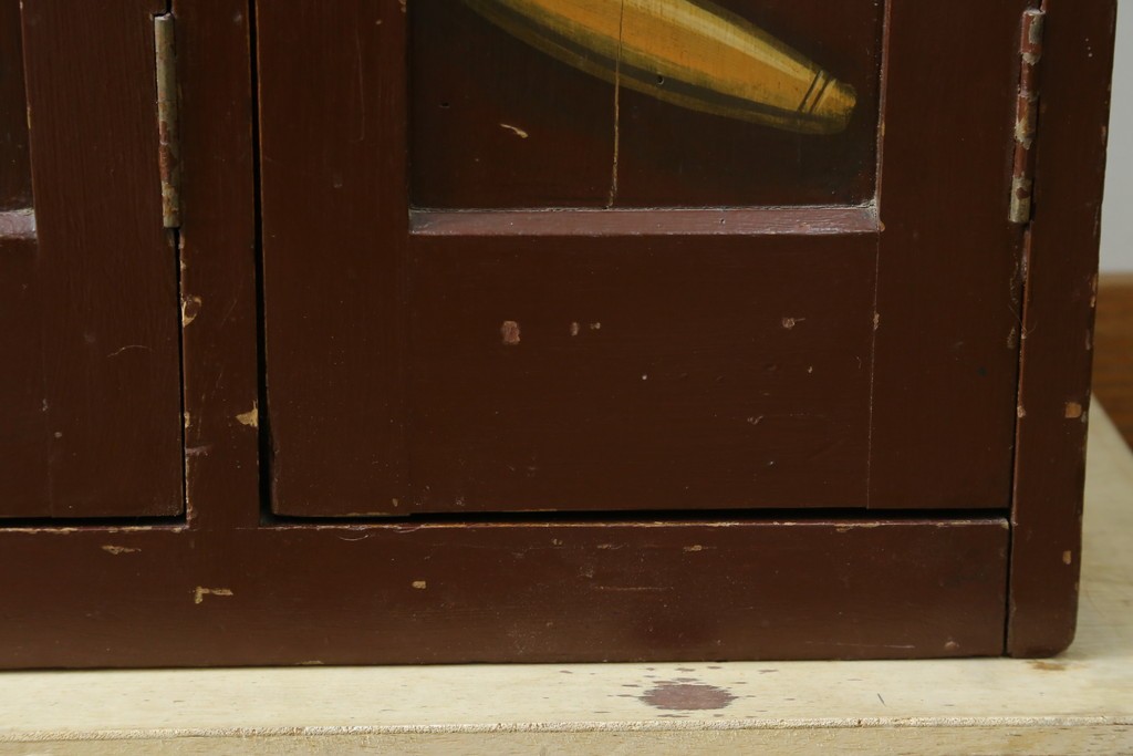 イギリスアンティーク　Lloyd’s Antiques(ロイズアンティークス)取り扱い　紋章入りのポロクラブの4連ロッカー　(R-086207)