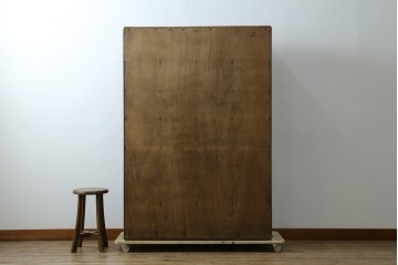 イギリスアンティーク　Lloyd’s Antiques(ロイズアンティークス)取り扱い　紋章入りのポロクラブの4連ロッカー　(R-086207)