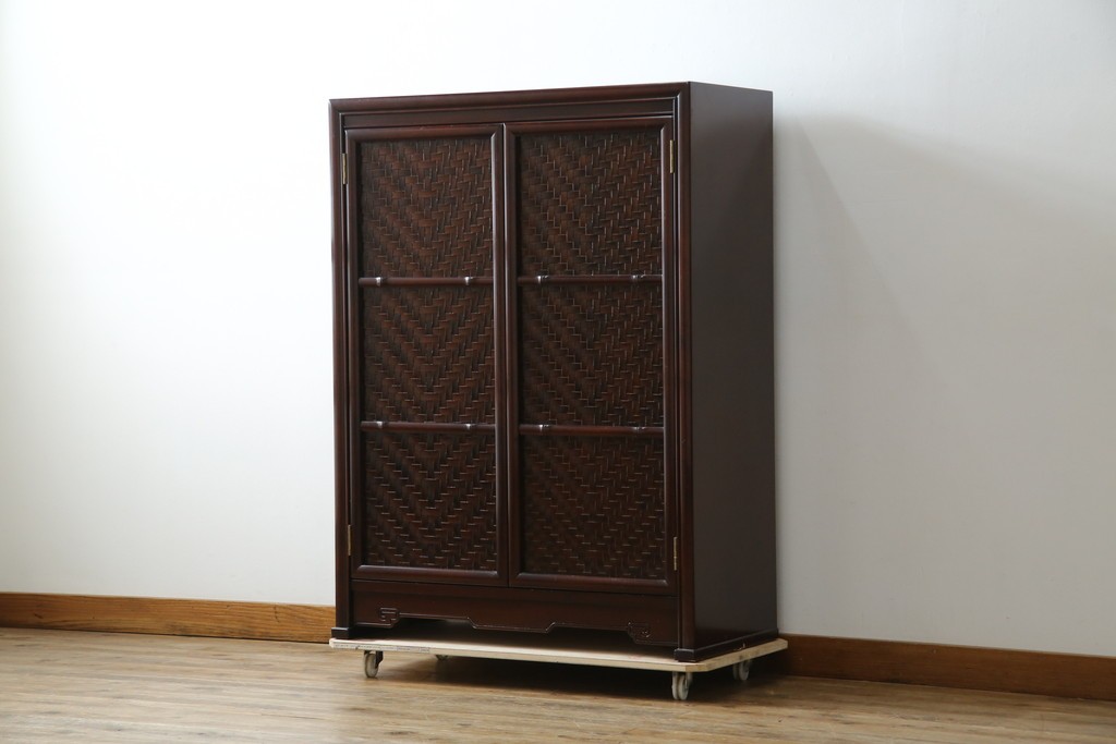 中古　美品　モリシゲ(MORISHIGE/森繁)　網代扉が美しい李朝デザインのキャビネット　定価約60万円　(R-086208)