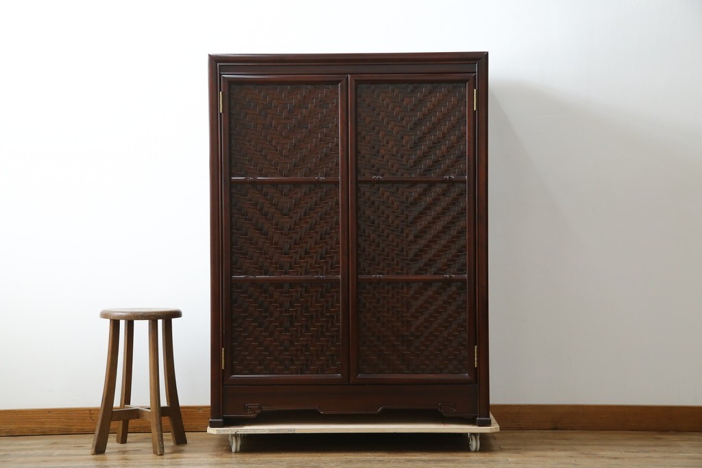 中古　美品　モリシゲ(MORISHIGE/森繁)　網代扉が美しい李朝デザインのキャビネット　定価約60万円　(R-086208)