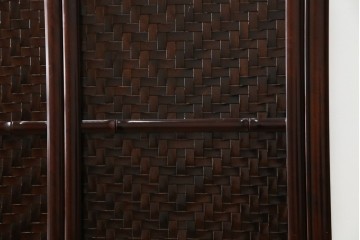 中古　美品　モリシゲ(MORISHIGE/森繁)　網代扉が美しい李朝デザインのキャビネット　定価約60万円　(R-086208)