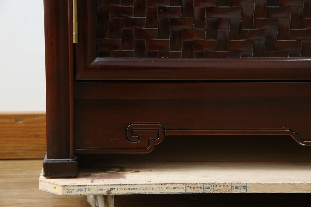 中古　美品　モリシゲ(MORISHIGE/森繁)　網代扉が美しい李朝デザインのキャビネット　定価約60万円　(R-086208)