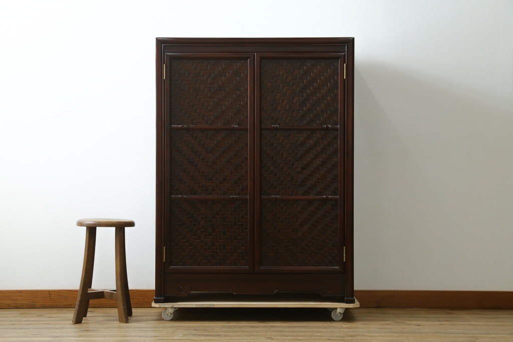 中古　美品　モリシゲ(MORISHIGE/森繁)　網代扉が美しい李朝デザインのキャビネット　定価約60万円　(R-086208)