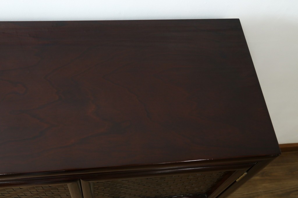 中古　美品　モリシゲ(MORISHIGE/森繁)　網代扉が美しい李朝デザインのキャビネット　定価約60万円　(R-086208)
