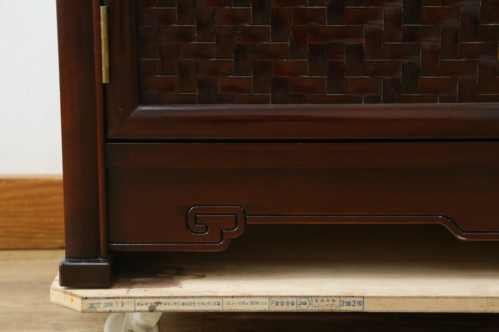 中古　美品　モリシゲ(MORISHIGE/森繁)　網代扉が美しい李朝デザインのキャビネット　定価約60万円　(R-086208)