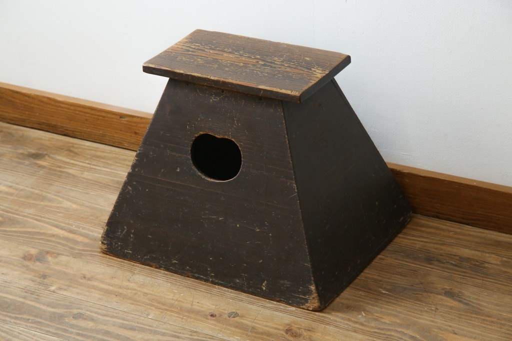 和製アンティーク　明治～大正期　くり抜きの意匠が愛らしい踏み台　(R-086209)