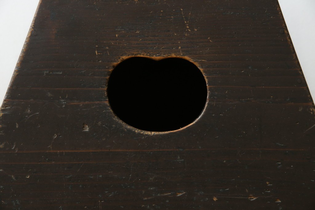 和製アンティーク　明治～大正期　くり抜きの意匠が愛らしい踏み台　(R-086209)