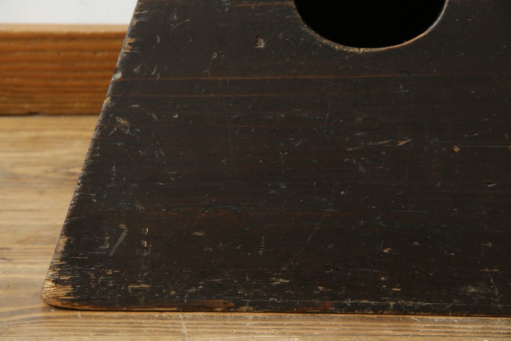 和製アンティーク　明治～大正期　くり抜きの意匠が愛らしい踏み台　(R-086209)