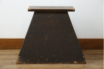 和製アンティーク　明治～大正期　くり抜きの意匠が愛らしい踏み台　(R-086209)