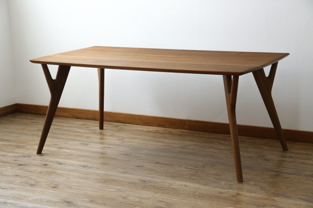 中古　キタニ(KITANI)　Marilyn(マリリン)シリーズ　IE-165DT　ウォールナット材　枝状に削り出した脚が特徴のダイニングテーブル　定価約50万円　(R-086211)